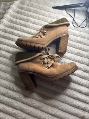 Uggs Tan Suede Lace-Up Ankle Boots with Wool Collar, Women's Size 7.5